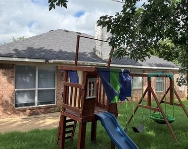 8001 Mourning Dove Drive - Photo Thumbnail 4