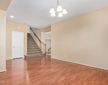 504 N Swallow Lane - Photo Thumbnail 10