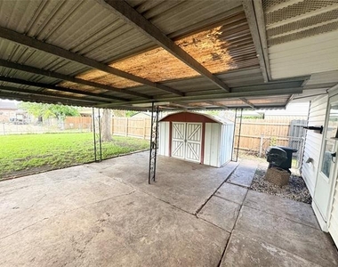 1104 Ashland Drive - Photo Thumbnail 10