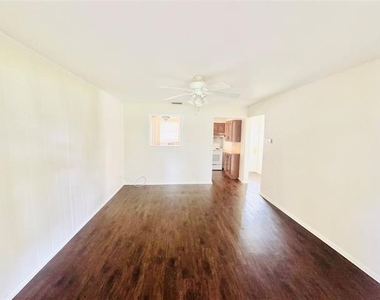 1104 Ashland Drive - Photo Thumbnail 1