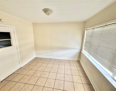 1104 Ashland Drive - Photo Thumbnail 5