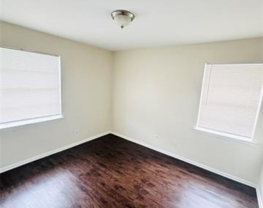 1104 Ashland Drive - Photo Thumbnail 9