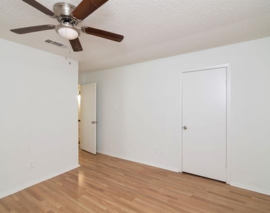 1417 Weiler Boulevard - Photo Thumbnail 12