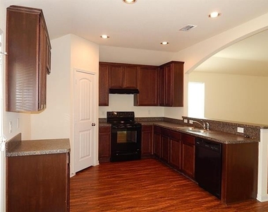 4029 Saint Christian - Photo Thumbnail 5