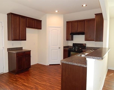 4029 Saint Christian - Photo Thumbnail 4