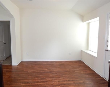 4029 Saint Christian - Photo Thumbnail 6