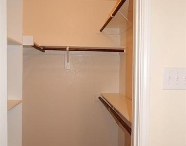 4029 Saint Christian - Photo Thumbnail 10