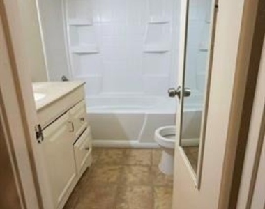 6216 Locust Street - Photo Thumbnail 6