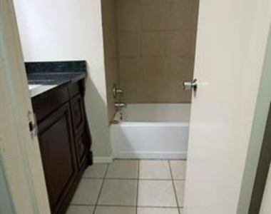 6216 Locust Street - Photo Thumbnail 7