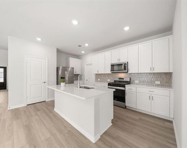 1737 Arches Road - Photo Thumbnail 8