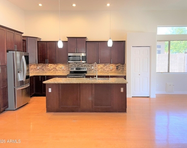 26623 N 44th Street - Photo Thumbnail 12