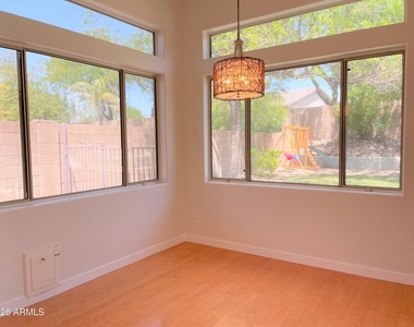 26623 N 44th Street - Photo Thumbnail 8