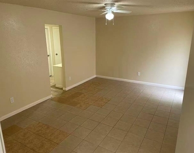 4520 Louisville Drive - Photo Thumbnail 5