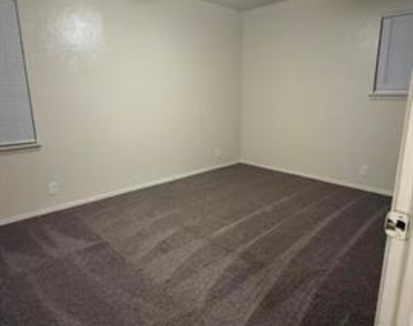 1621 E Park Boulevard - Photo Thumbnail 7