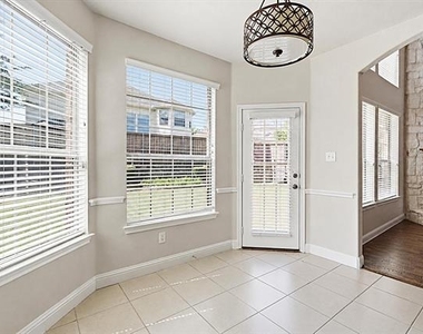 357 Spring Meadow Drive - Photo Thumbnail 5