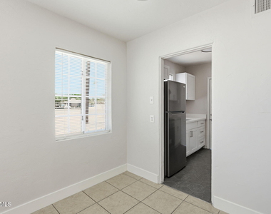 1040 N 16th Street - Photo Thumbnail 14