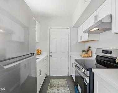 1040 N 16th Street - Photo Thumbnail 10