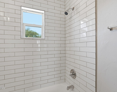 1040 N 16th Street - Photo Thumbnail 23
