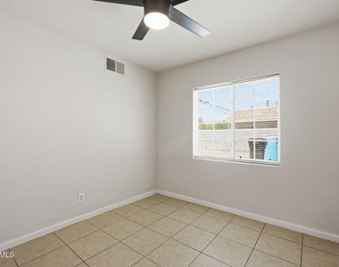 1040 N 16th Street - Photo Thumbnail 16