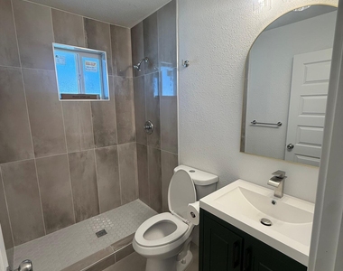7814 E Heatherbrae Avenue - Photo Thumbnail 2