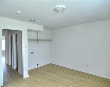 2194 Aspen Drive - Photo Thumbnail 6