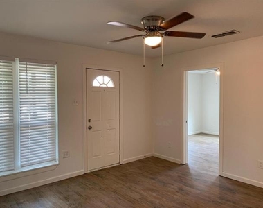 3901 Bois D Arc Street - Photo Thumbnail 1