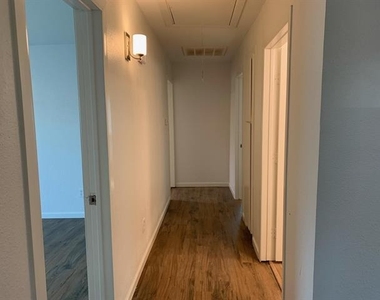 3901 Bois D Arc Street - Photo Thumbnail 4