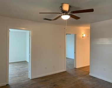 3901 Bois D Arc Street - Photo Thumbnail 14