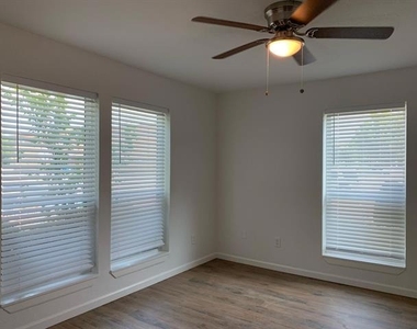 3901 Bois D Arc Street - Photo Thumbnail 13