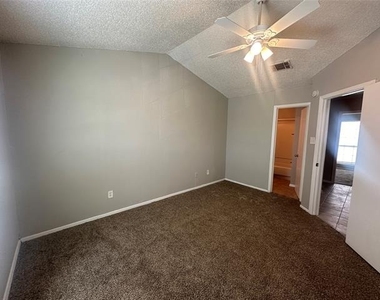 9447 Olde Towne Row - Photo Thumbnail 13