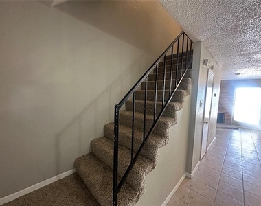 9447 Olde Towne Row - Photo Thumbnail 7