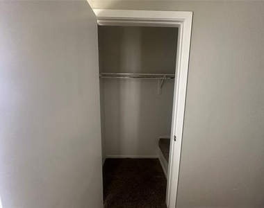 9447 Olde Towne Row - Photo Thumbnail 11