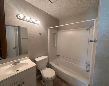 9447 Olde Towne Row - Photo Thumbnail 17