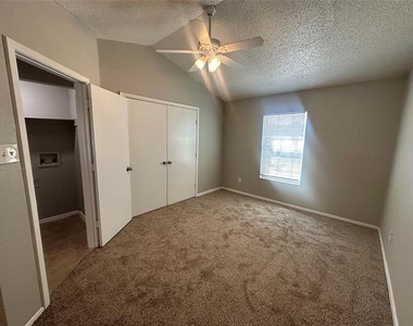 9447 Olde Towne Row - Photo Thumbnail 15