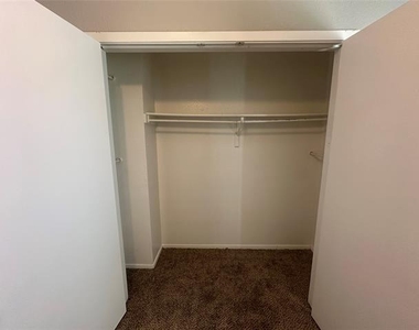 9447 Olde Towne Row - Photo Thumbnail 16