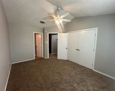 9447 Olde Towne Row - Photo Thumbnail 14