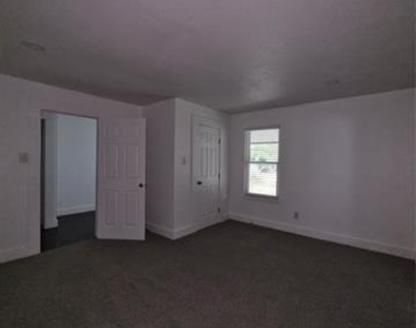 2329 Connor Avenue - Photo Thumbnail 7