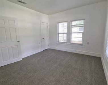 2329 Connor Avenue - Photo Thumbnail 15