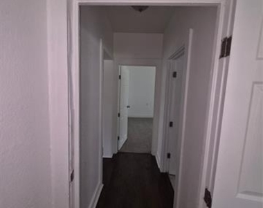 2329 Connor Avenue - Photo Thumbnail 16