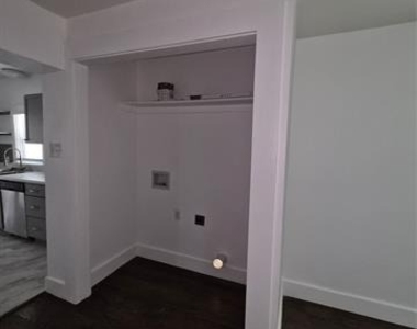 2329 Connor Avenue - Photo Thumbnail 5