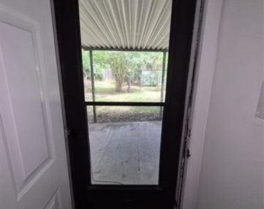 2329 Connor Avenue - Photo Thumbnail 21