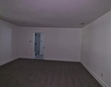 2329 Connor Avenue - Photo Thumbnail 6