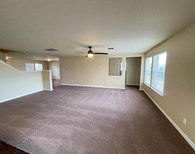 604 Trillium Lane - Photo Thumbnail 8