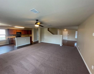 604 Trillium Lane - Photo Thumbnail 7