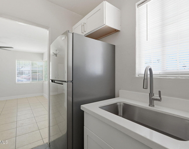 1038 N 16th Street - Photo Thumbnail 11
