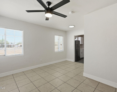 1038 N 16th Street - Photo Thumbnail 6