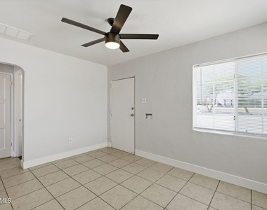 1038 N 16th Street - Photo Thumbnail 3