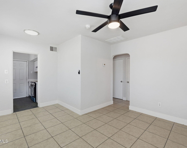 1038 N 16th Street - Photo Thumbnail 14