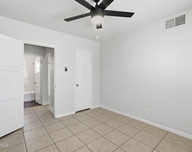 1038 N 16th Street - Photo Thumbnail 19