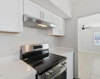 1038 N 16th Street - Photo Thumbnail 7